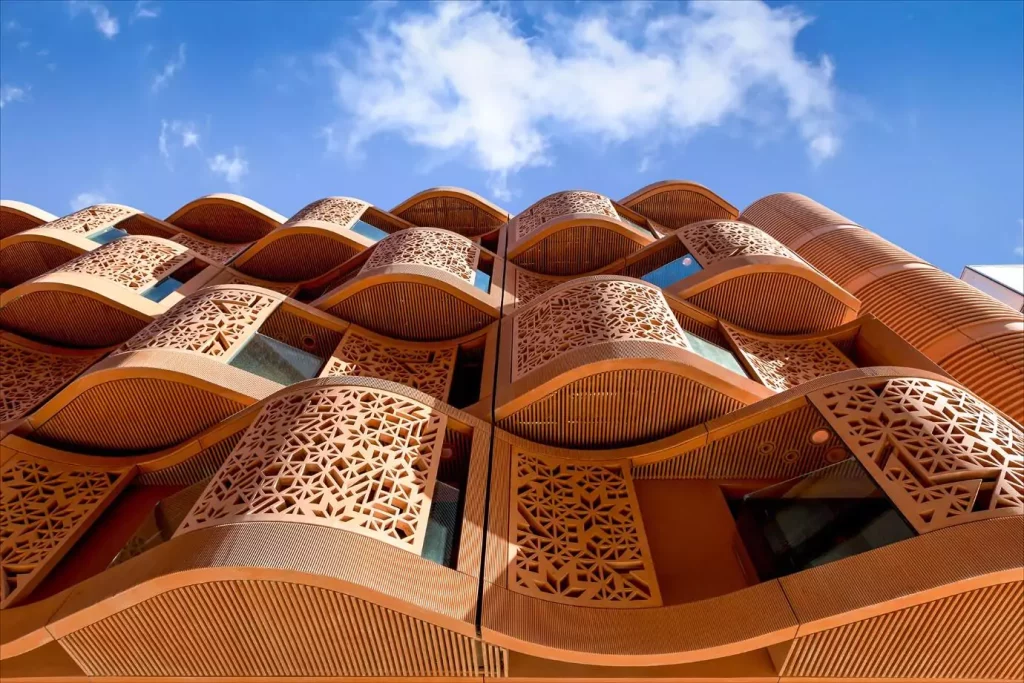 Masdar City Architecture : Close up of the lattice facade | Source: Masdar City