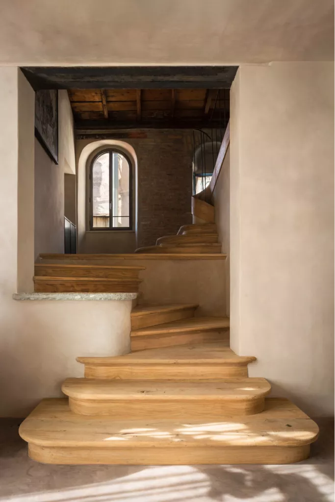 Historic Apartment (Dynamic Staircase) by Serena Mignatti, Rome | Dezeen