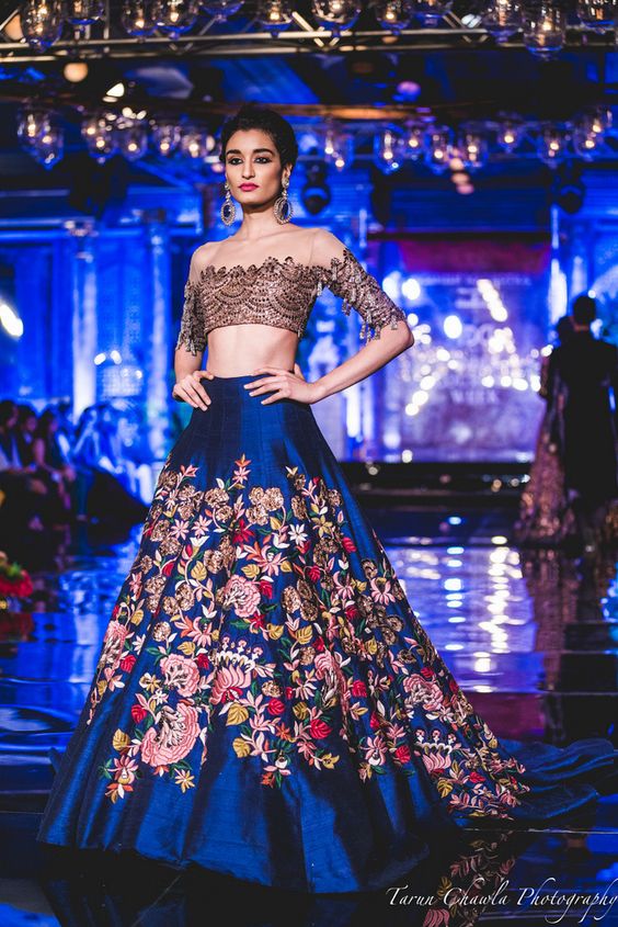 Manish Malhotra Empress Story 2015 Couture collection - Manish Malhotra  Pictures | Bridal Wear in Delhi NCR - WedMeGood | Desi fashion, Online  wedding dress shopping, Indian wedding dress