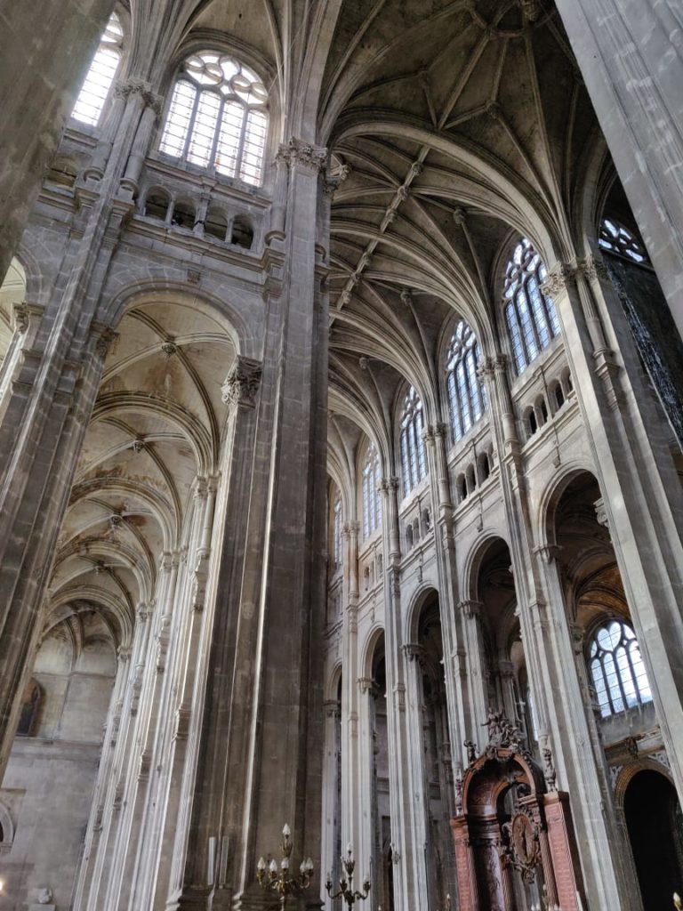 St. Eglise Eustache Cathedral, Paris