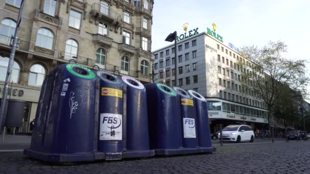 Recycling bins and Waste Sorting in Europe