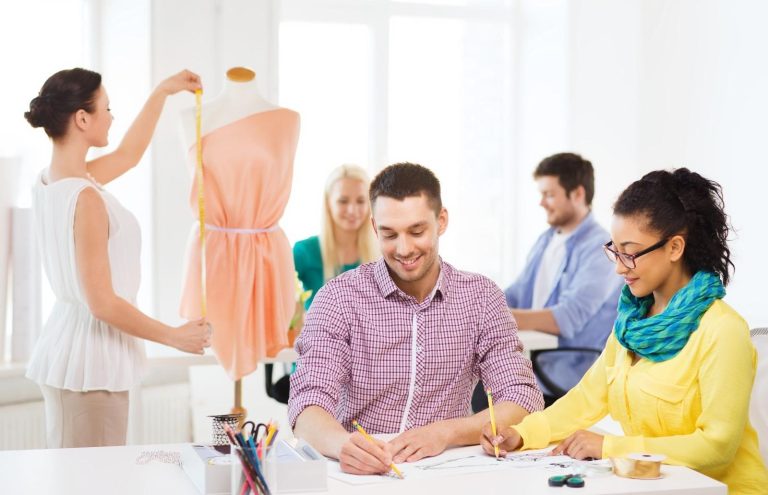 Roles and Responsibilities of a Successful Fashion Designer