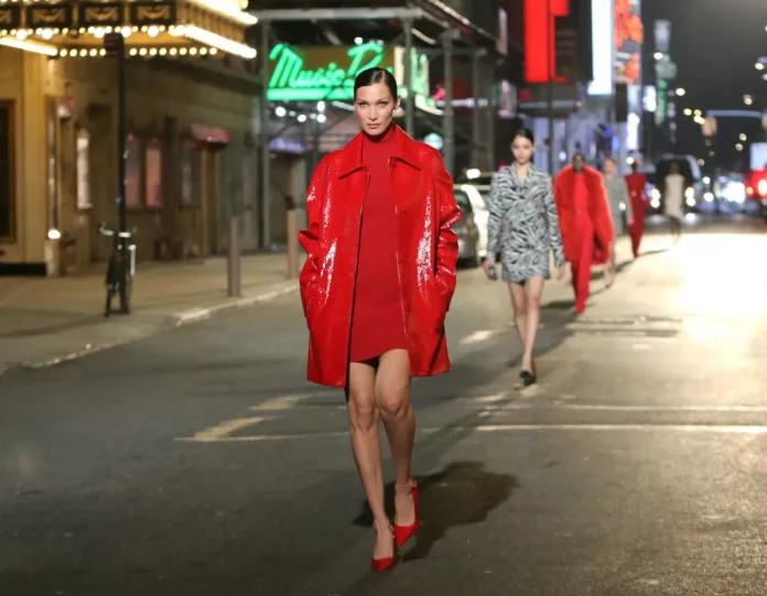 Michael Kors Collection Fall/Winter 2021 runway show | Glamobserver